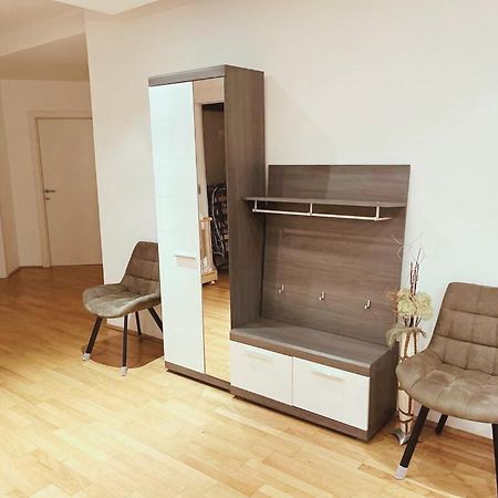 Taferne In Koestendorf - Ferienwohnung Monteurzimmer Neumarkt am Wallersee Bagian luar foto