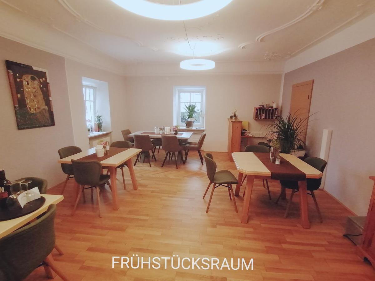 Taferne In Koestendorf - Ferienwohnung Monteurzimmer Neumarkt am Wallersee Bagian luar foto
