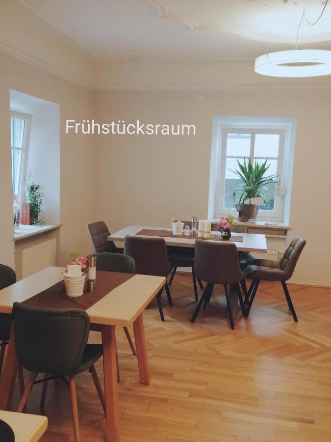 Taferne In Koestendorf - Ferienwohnung Monteurzimmer Neumarkt am Wallersee Bagian luar foto