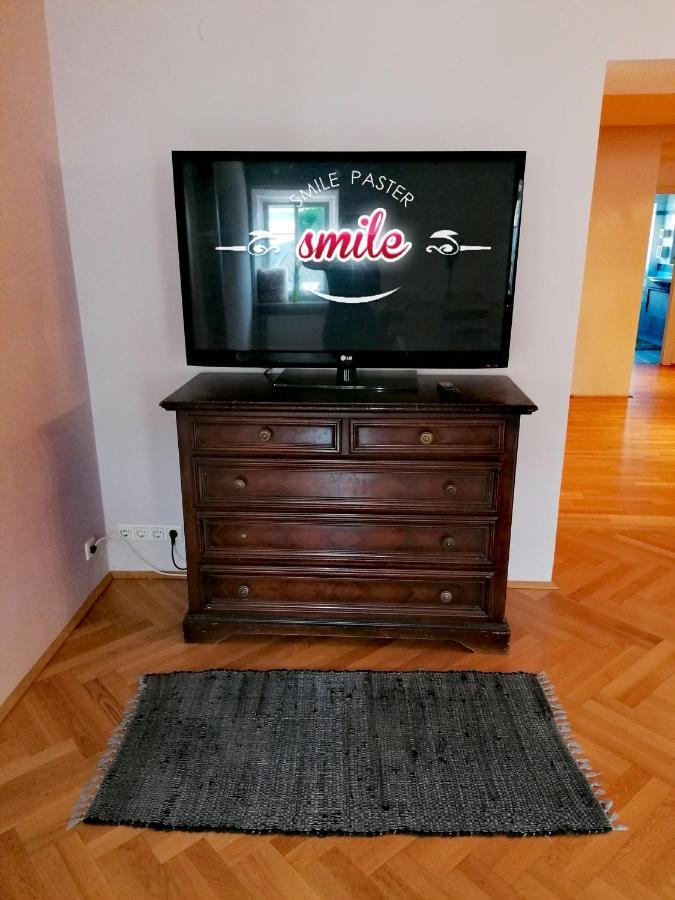 Taferne In Koestendorf - Ferienwohnung Monteurzimmer Neumarkt am Wallersee Bagian luar foto