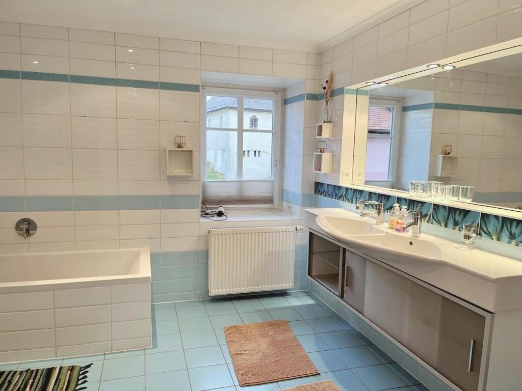 Taferne In Koestendorf - Ferienwohnung Monteurzimmer Neumarkt am Wallersee Bagian luar foto
