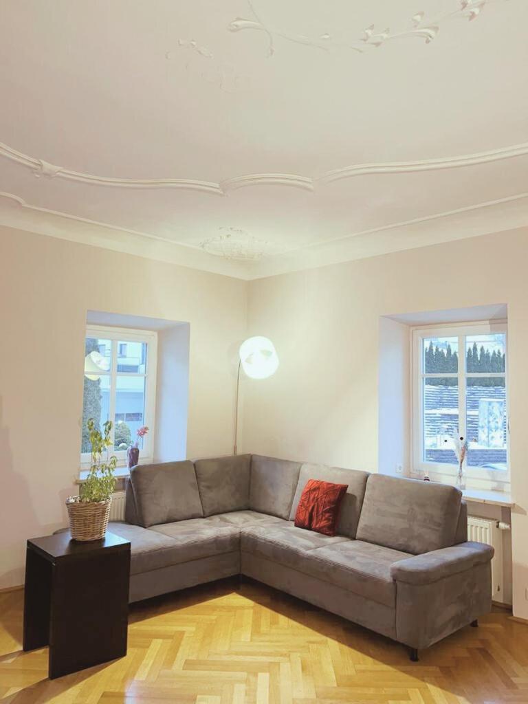 Taferne In Koestendorf - Ferienwohnung Monteurzimmer Neumarkt am Wallersee Bagian luar foto