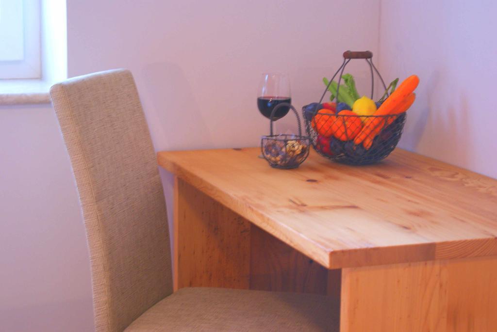 Taferne In Koestendorf - Ferienwohnung Monteurzimmer Neumarkt am Wallersee Bagian luar foto