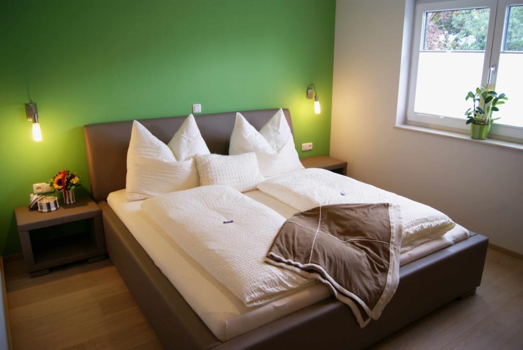 Taferne In Koestendorf - Ferienwohnung Monteurzimmer Neumarkt am Wallersee Bagian luar foto