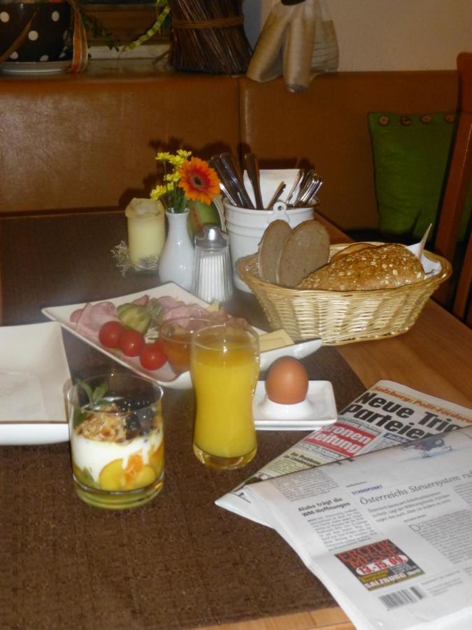 Taferne In Koestendorf - Ferienwohnung Monteurzimmer Neumarkt am Wallersee Bagian luar foto
